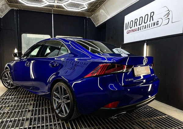 Lexus IS cena 119900 przebieg: 127000, rok produkcji 2018 z Tuchola małe 46